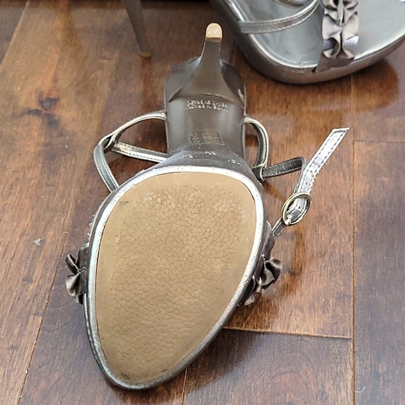 Shoes - Picture 3 of 3